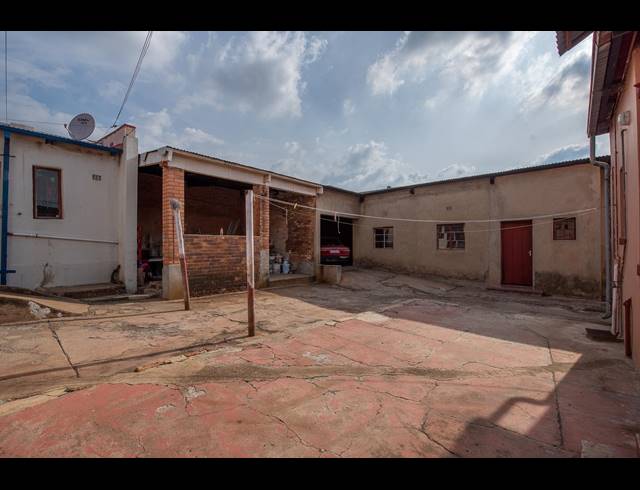 466M² BUSINESS FOR SALE IN TURFFONTEIN
